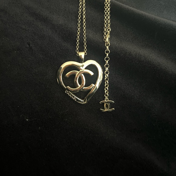 Gold Heart Pendant Necklace - Picture 2 of 9